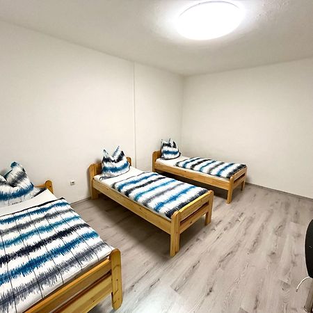 Haeuschen Fuer Monteure, Autobahn Villa Брук ан дер Мур Екстериор снимка